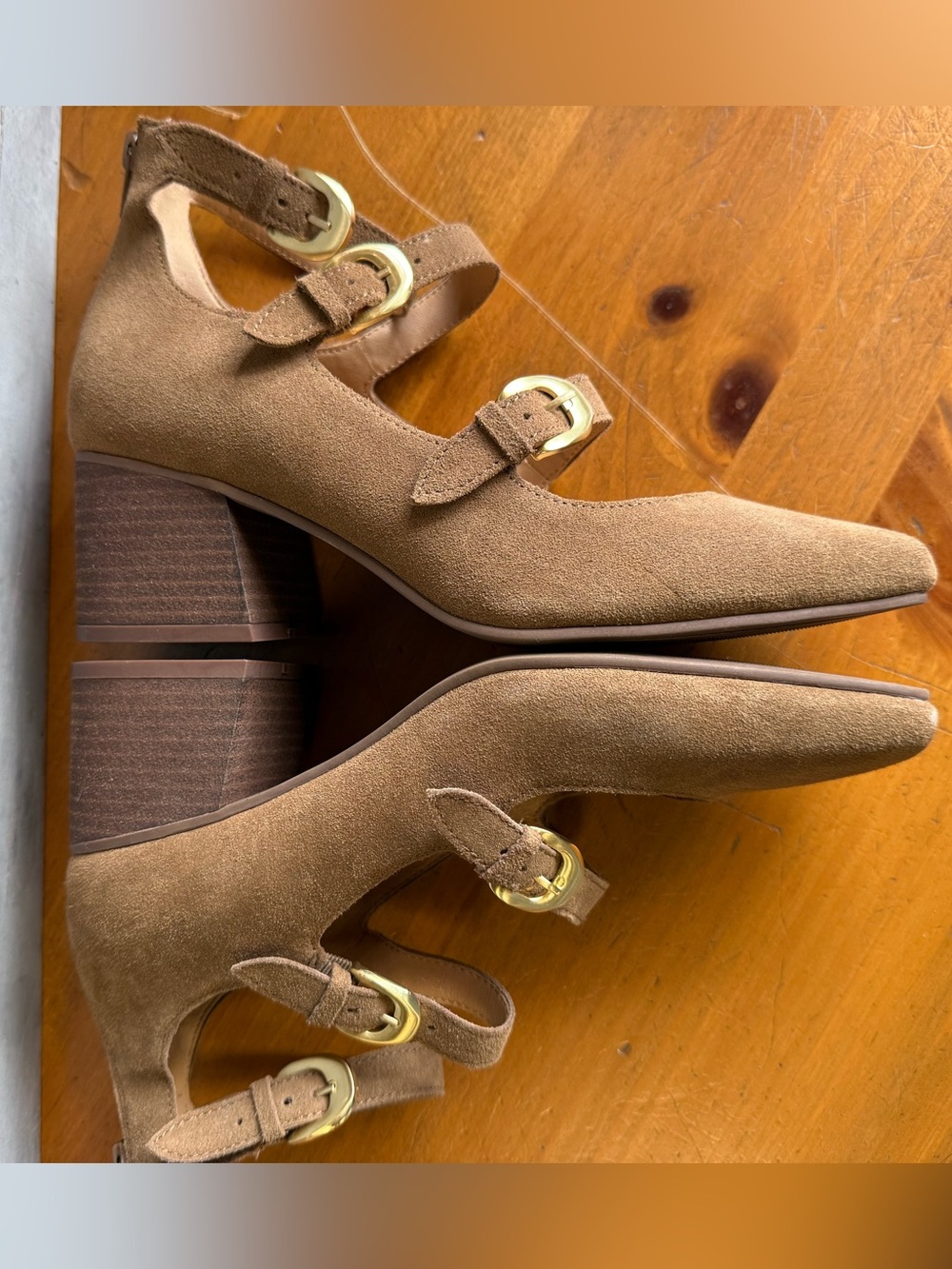 Crown Vintage Tan Suede Triple  Strap Mary Jane Block Heels Gold Hardware Size 9